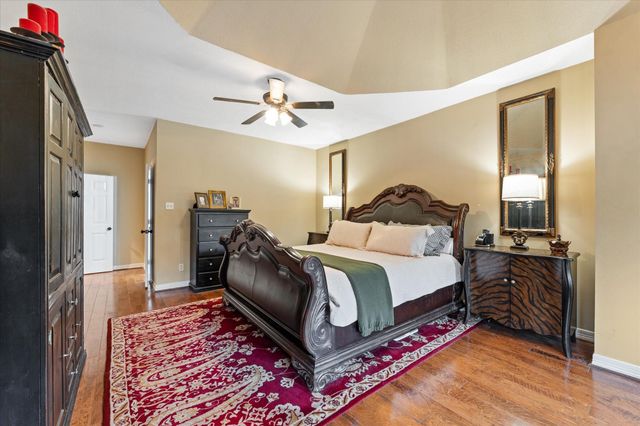 1019 Towering Oaks Street, Magnolia, TX 77355