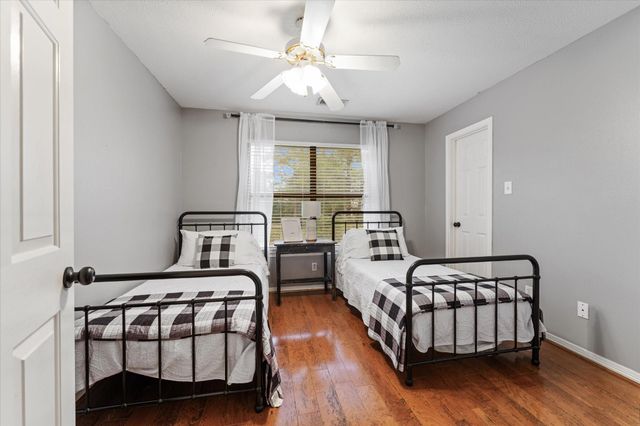 1019 Towering Oaks Street, Magnolia, TX 77355