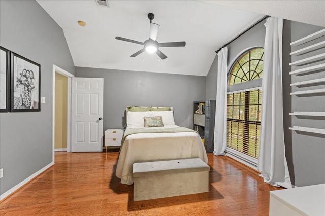1019 Towering Oaks Street, Magnolia, TX 77355