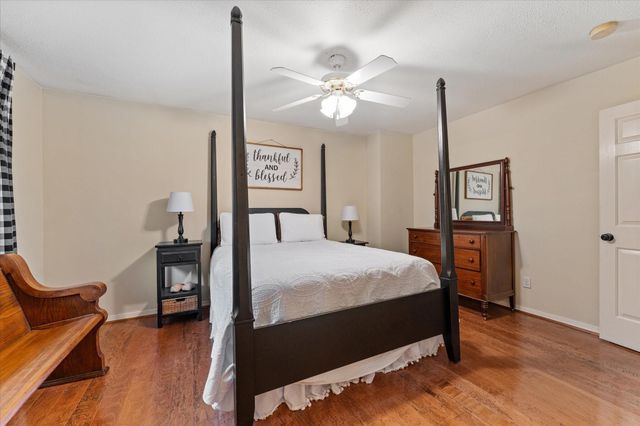1019 Towering Oaks Street, Magnolia, TX 77355