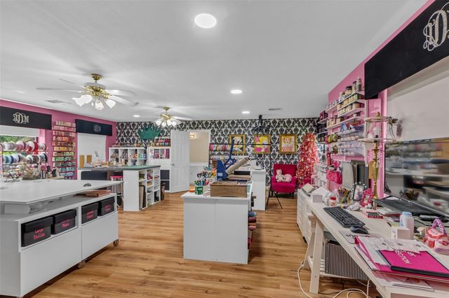 1019 Towering Oaks Street, Magnolia, TX 77355