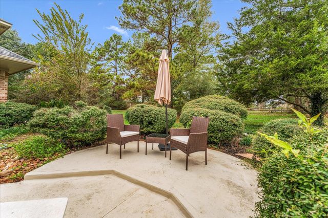 1019 Towering Oaks Street, Magnolia, TX 77355