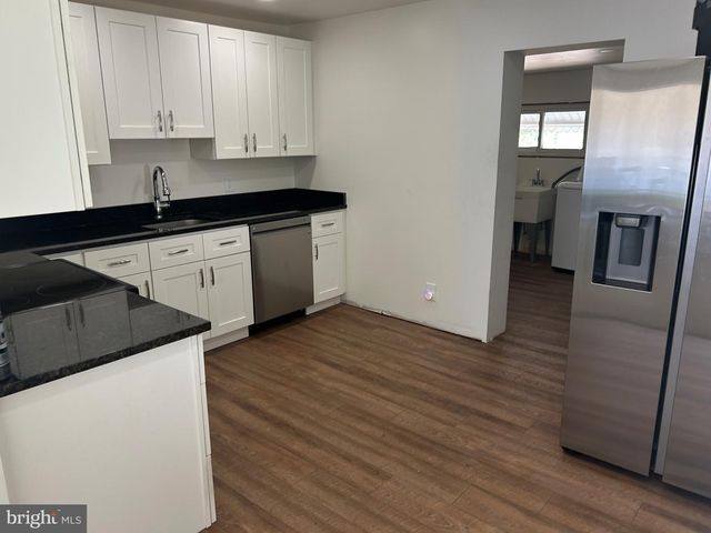 3 DIHEDRAL, Middle River, MD 21220