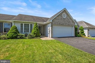 51 BURWICK DR, Mechanicsburg, PA 17050