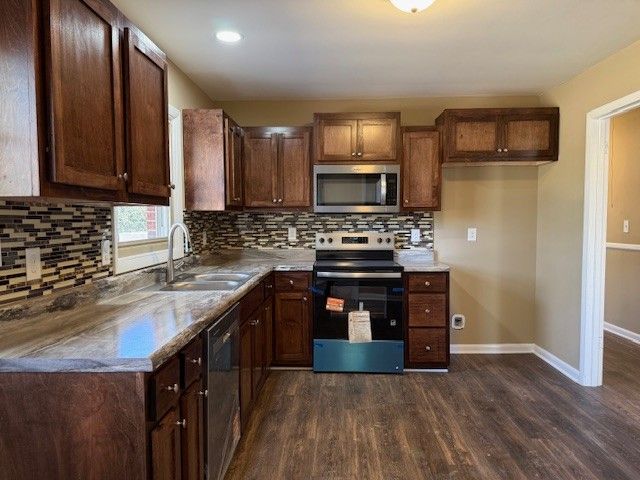 406 Foxboro Ln, Tullahoma, TN 37388