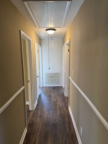 406 Foxboro Ln, Tullahoma, TN 37388