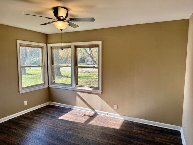 406 Foxboro Ln, Tullahoma, TN 37388