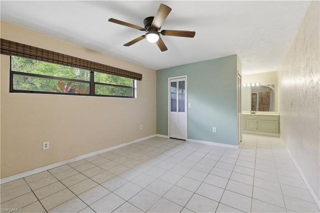 5681 Bur Oaks LN, Naples, FL 34119