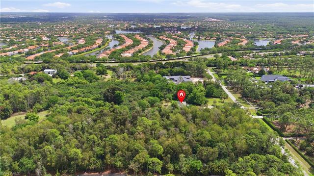 5681 Bur Oaks LN, Naples, FL 34119