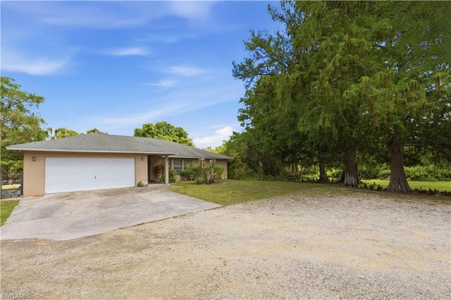 5681 Bur Oaks LN, Naples, FL 34119