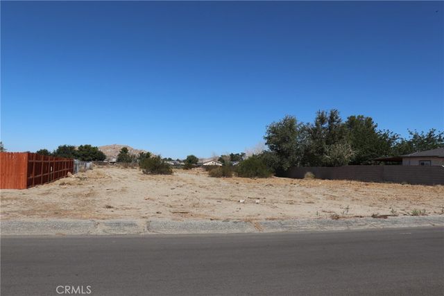 158 158 S Newmont Ave, Lake Los Angeles, CA 93535