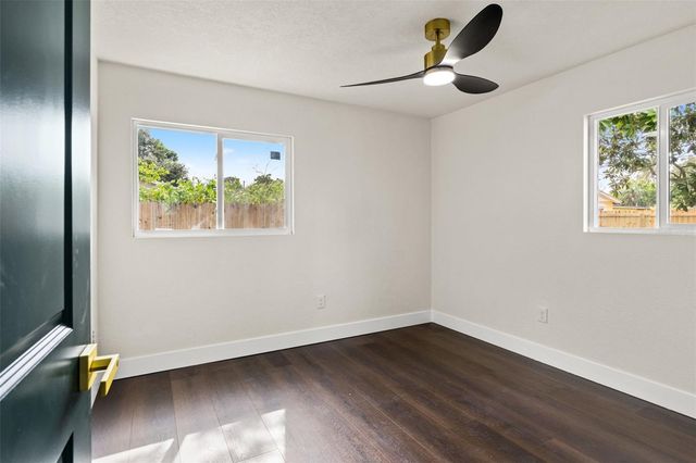 6810 13TH STREET N, St Petersburg, FL 33702
