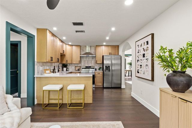 6810 13TH STREET N, St Petersburg, FL 33702