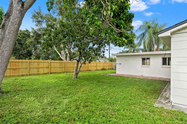 6810 13TH STREET N, St Petersburg, FL 33702