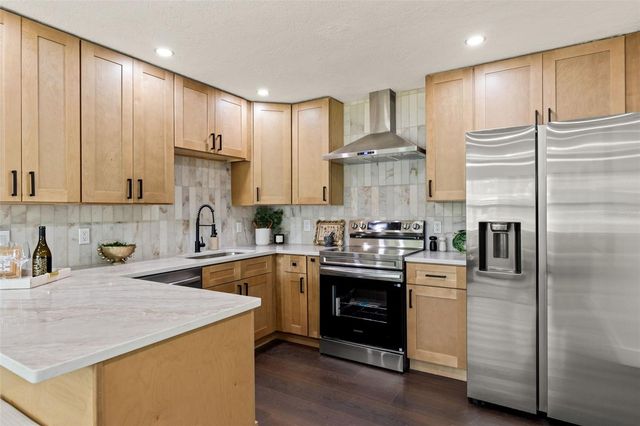 6810 13TH STREET N, St Petersburg, FL 33702