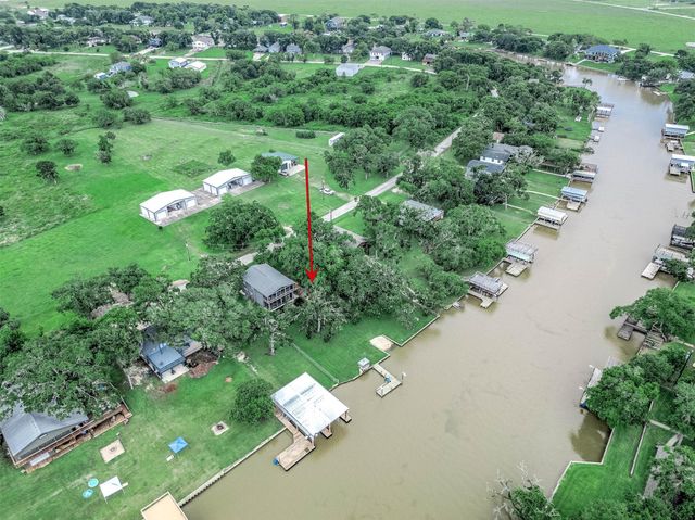 134 Private Road 652, Sargent, TX 77414