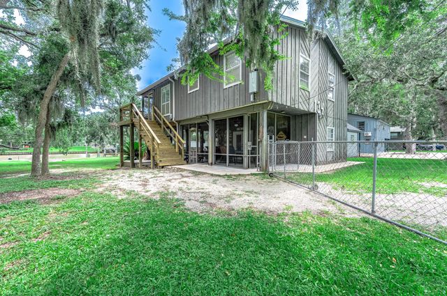 134 Private Road 652, Sargent, TX 77414