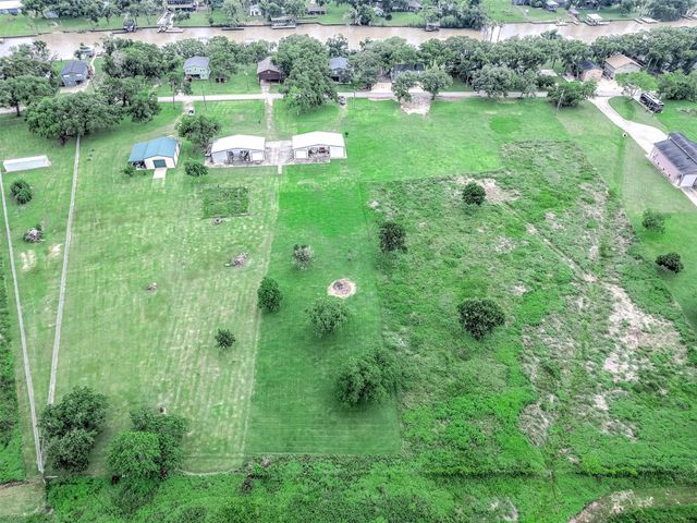 134 Private Road 652, Sargent, TX 77414