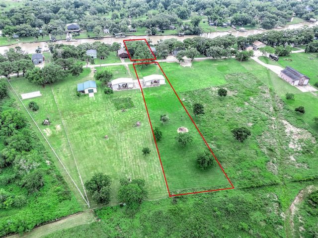 134 Private Road 652, Sargent, TX 77414