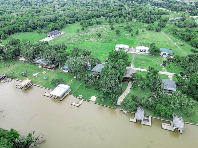 134 Private Road 652, Sargent, TX 77414