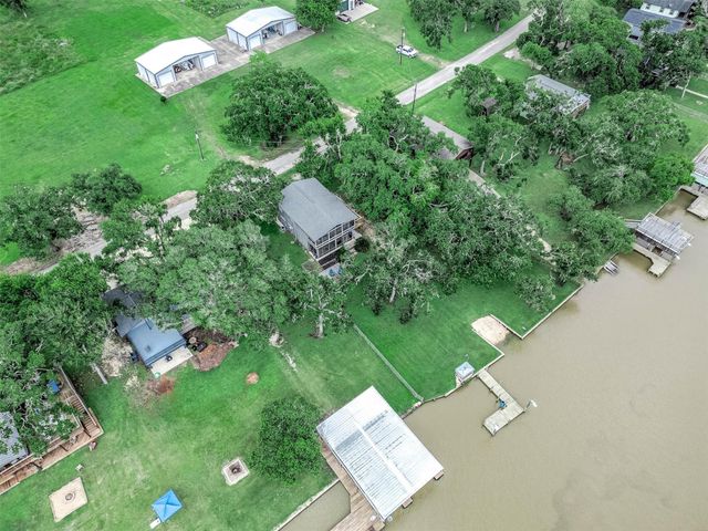 134 Private Road 652, Sargent, TX 77414