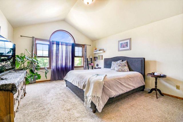N172W20516 Hazelwood LANE, Jackson, WI 53037