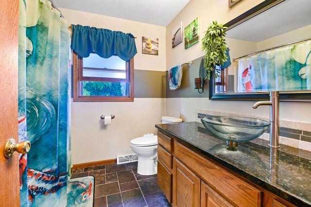 N172W20516 Hazelwood LANE, Jackson, WI 53037