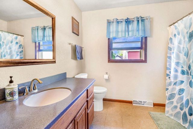 N172W20516 Hazelwood LANE, Jackson, WI 53037