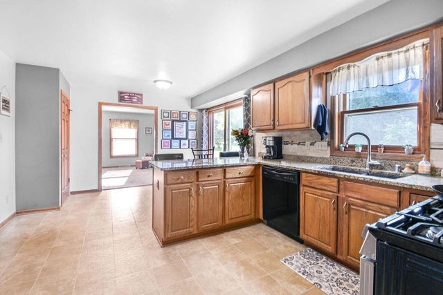 N172W20516 Hazelwood LANE, Jackson, WI 53037