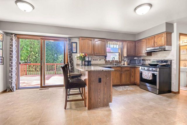 N172W20516 Hazelwood LANE, Jackson, WI 53037