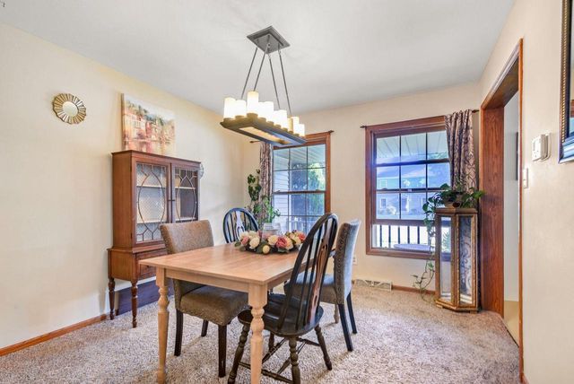 N172W20516 Hazelwood LANE, Jackson, WI 53037