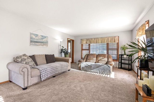 N172W20516 Hazelwood LANE, Jackson, WI 53037