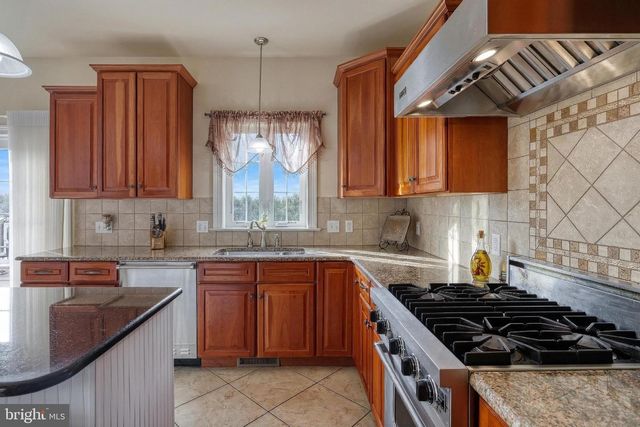 395 ECKER DR, Lititz, PA 17543