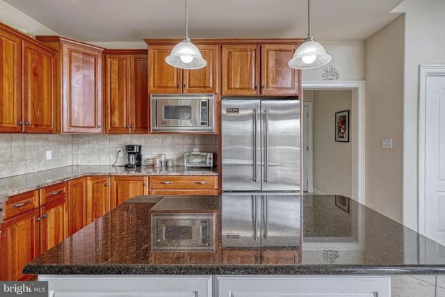 395 ECKER DR, Lititz, PA 17543