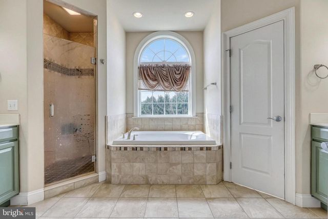 395 ECKER DR, Lititz, PA 17543