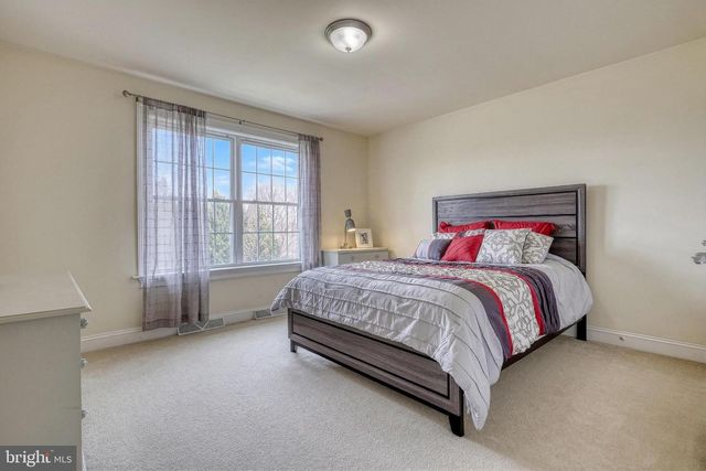 395 ECKER DR, Lititz, PA 17543