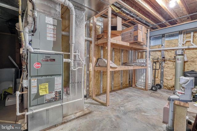 395 ECKER DR, Lititz, PA 17543