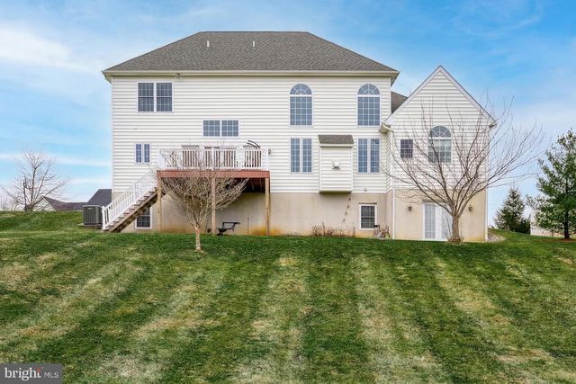 395 ECKER DR, Lititz, PA 17543