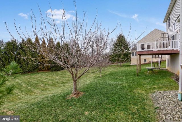 395 ECKER DR, Lititz, PA 17543