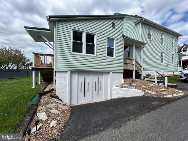 256 W MAIN ST, Ringtown, PA 17967