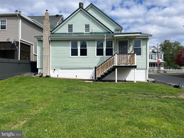 256 W MAIN ST, Ringtown, PA 17967