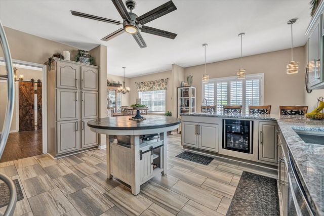 201 Spyglass LN, Huddleston, VA 24104