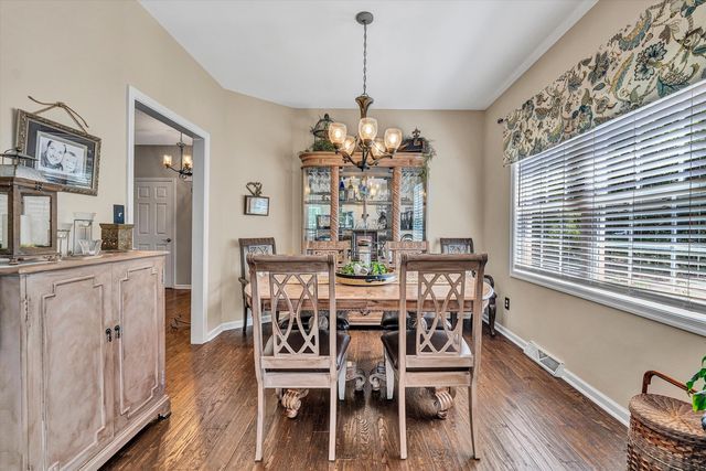 201 Spyglass LN, Huddleston, VA 24104