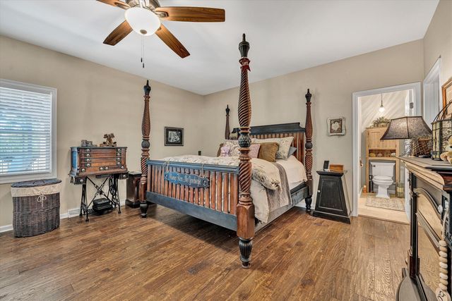 201 Spyglass LN, Huddleston, VA 24104