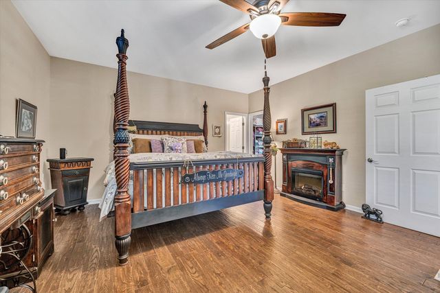 201 Spyglass LN, Huddleston, VA 24104