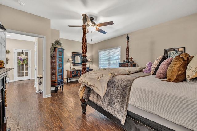 201 Spyglass LN, Huddleston, VA 24104