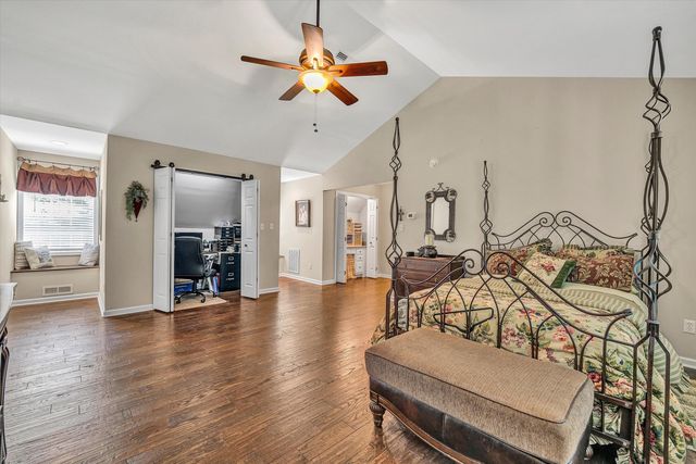 201 Spyglass LN, Huddleston, VA 24104