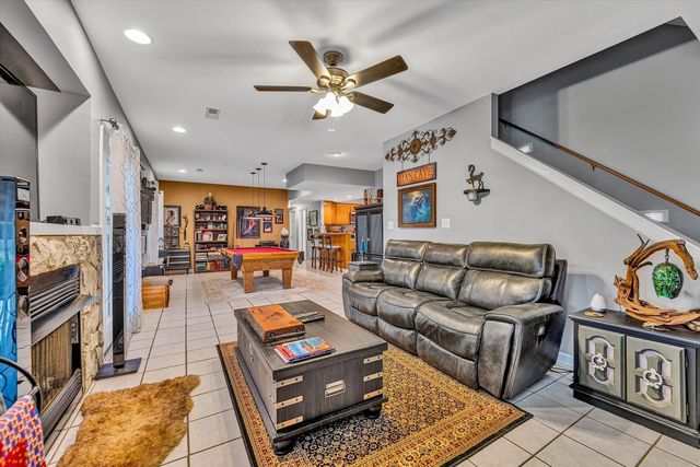 201 Spyglass LN, Huddleston, VA 24104
