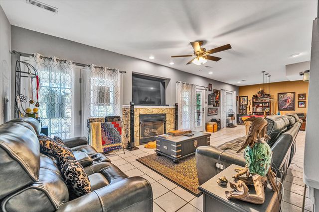 201 Spyglass LN, Huddleston, VA 24104