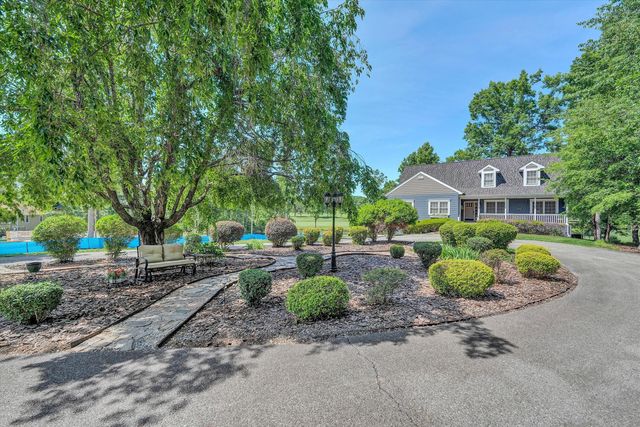 201 Spyglass LN, Huddleston, VA 24104